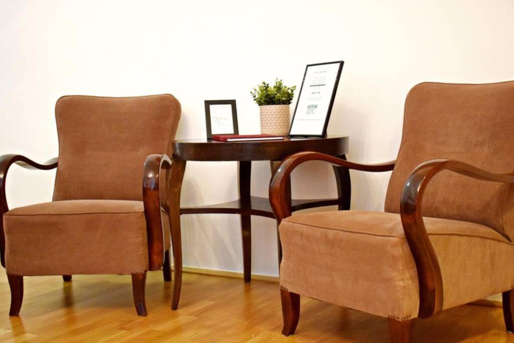 Central Budapest Apartment In Historical Building With Free Private Parking Exterior photo